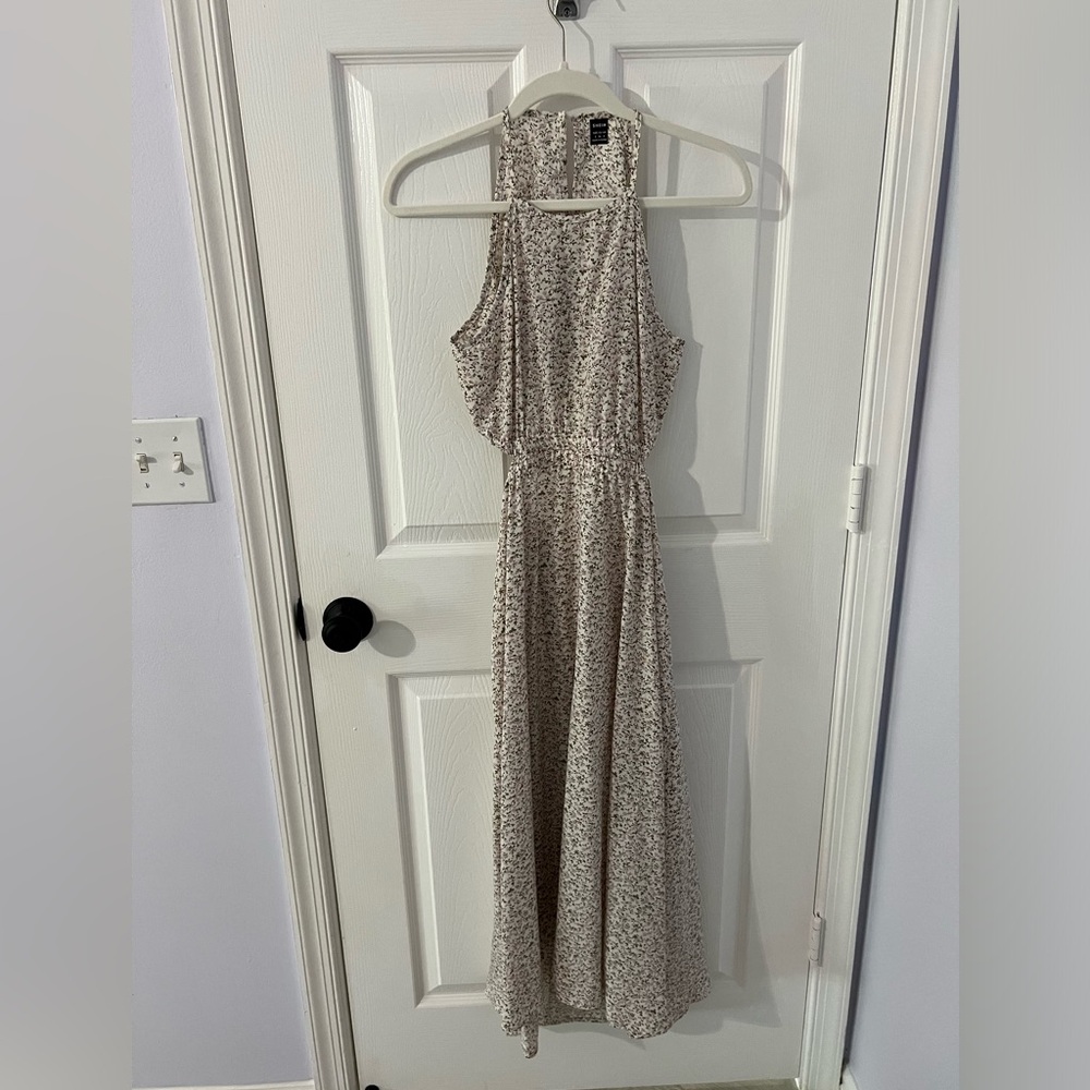 Floral Maxi Dress with open back and cinched waist- Size Small- SHEIN- Like New